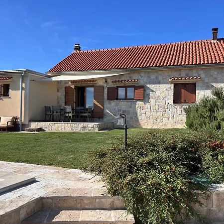 House Dream فيلة
